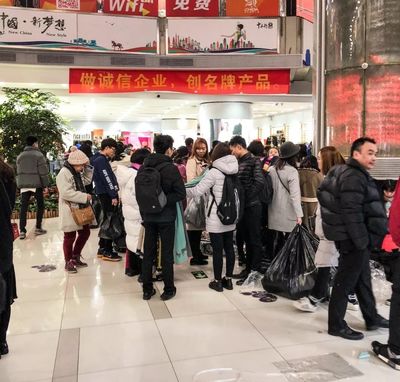 广州最“平”服装批发市场,只花100元就能淘到5件冬装!